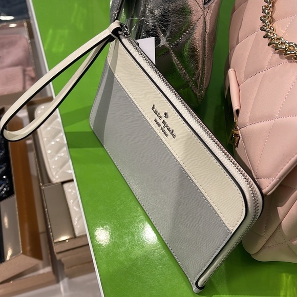 Kate Spade Lucy Medium L-Zip Wristlet 
COLOR: Platinum Grey Multi 
NWT - Picture 7 of 16